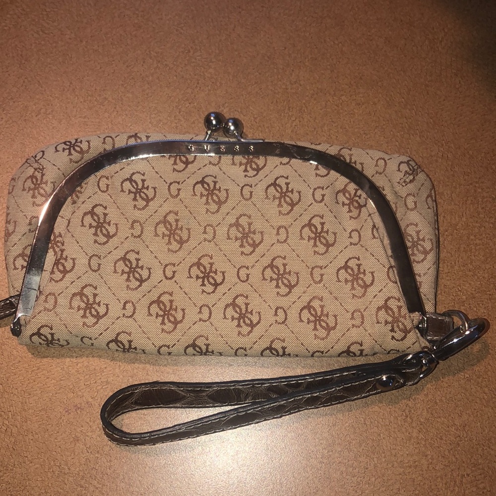 Guess wristlet